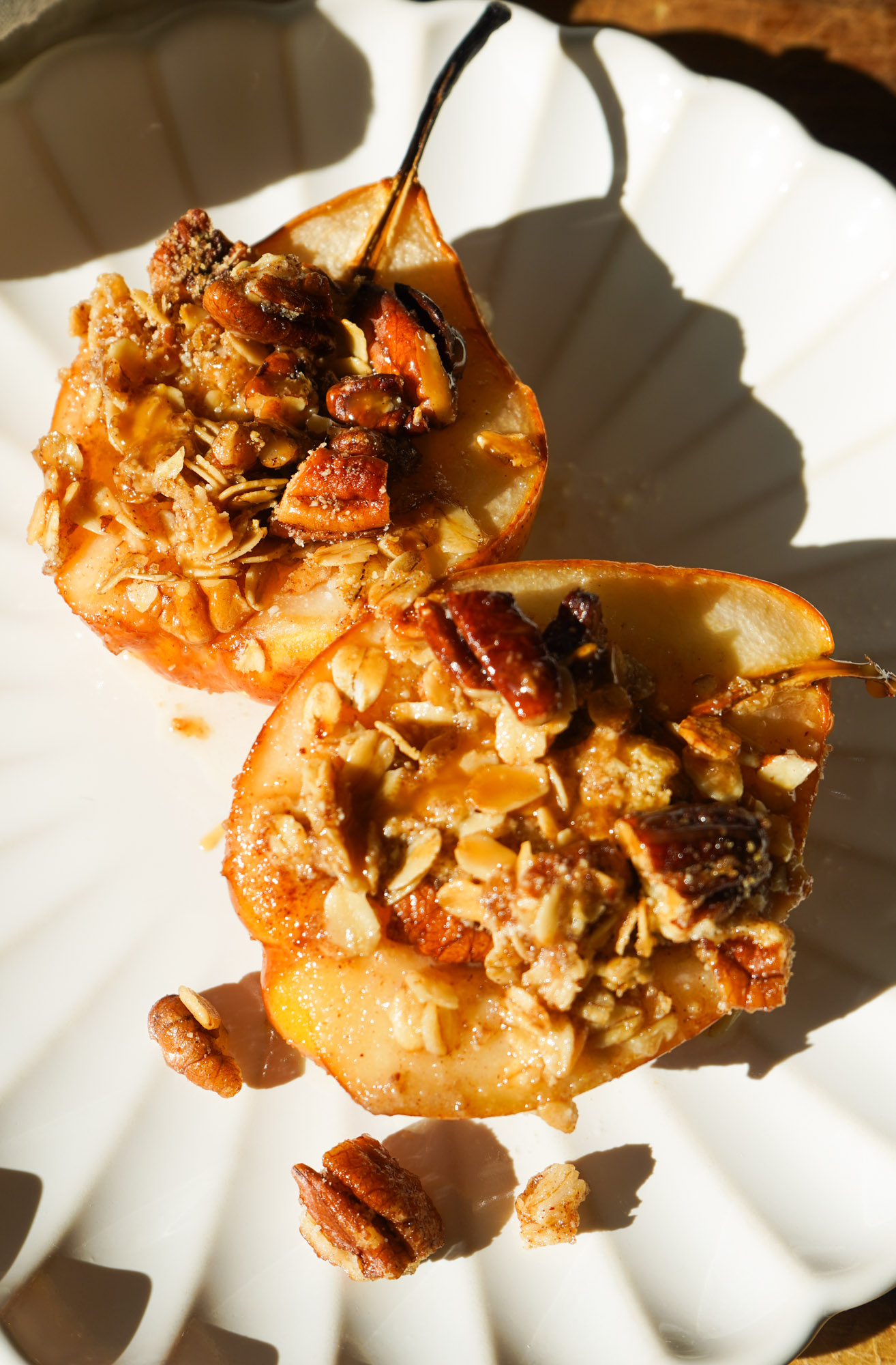 baked pears with cinnamon pecan oat topping an easy, warm and cozy holiday dessert